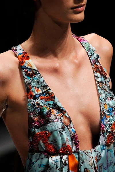 Look 77